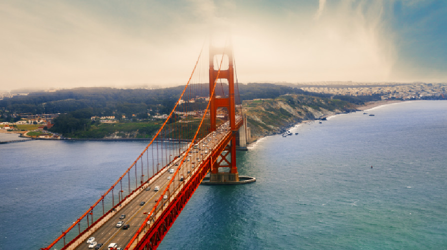 San Francisco. En 2016 esta ciudad fue una de las primeras en desarrollar proyectos de vehículos autónomos, conectados y compartidos, además de promover estrategias más eficientes para promover el uso de transporte masivo y mayor uso de bicicletas.